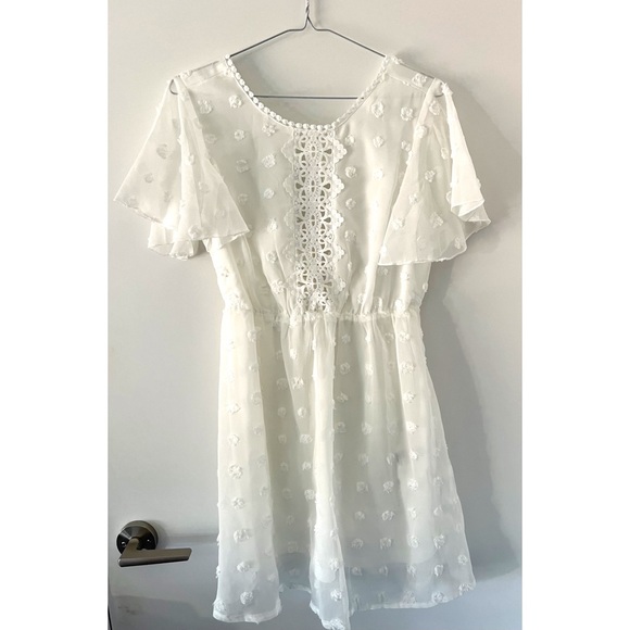 🤍NWOT White Tulip Sleeve Dress (S) - Picture 3 of 4